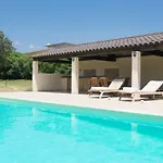 Bord De Avec Piscine Chauffee *