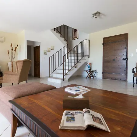 Bord De Avec Piscine Chauffee Villa *