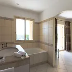 别墅 Bord De Avec Piscine Chauffee 皮诺托里卡尔达雷洛