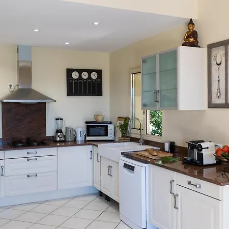 Bord De Avec Piscine Chauffée Villa *