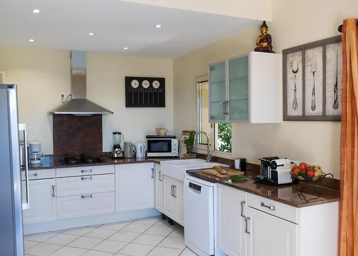 Bord De Avec Piscine Chauffee Villa *