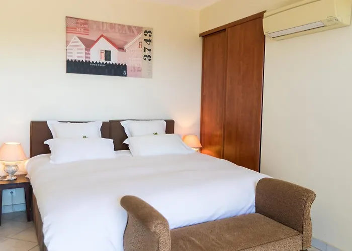 Villa Bord De Avec Piscine Chauffee Pianottoli-Caldarello (Corsica)