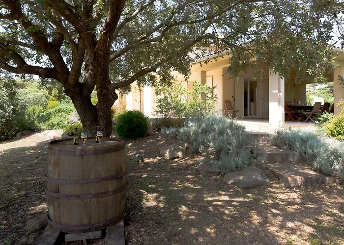 Bord De Avec Piscine Chauffee פיאנוטולי-קלדרלו